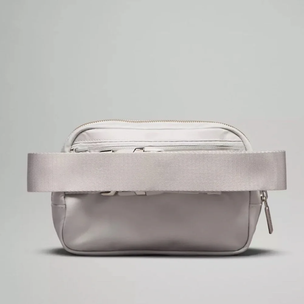 Lululemon 1L Vapor White with Studded Logo Everywhere Belt Bag BRAND NEW
